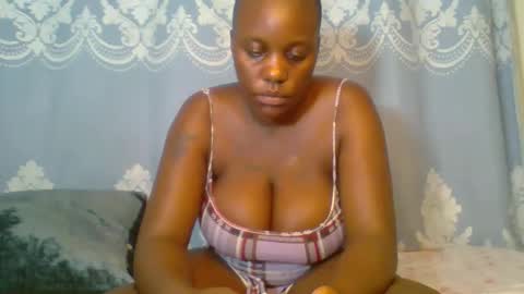 Snapshot of prettydarkskin002 chatting on 04-26-26, 06:27 SHANIA online show from 04-26-26, 06:27