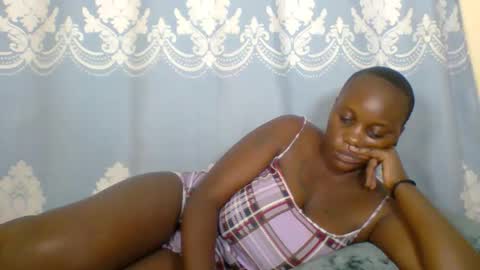 Snapshot of prettydarkskin002 chatting on 05-03-26, 09:32 SHANIA online show from 05-03-26, 09:32