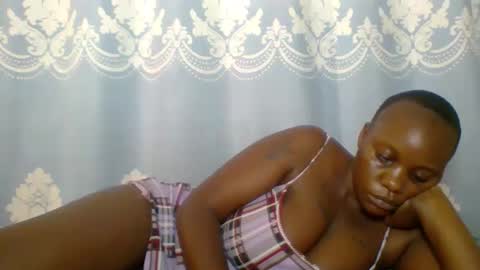 Snapshot of prettydarkskin002 chatting on 05-04-26, 09:38 SHANIA online show from 05-04-26, 09:38
