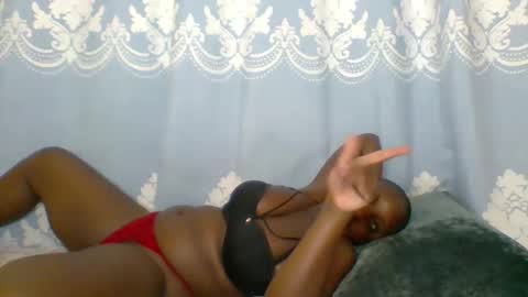 Snapshot of prettydarkskin002 chatting on 05-05-26, 06:27 SHANIA online show from 05-05-26, 06:27