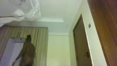 Snapshot of prettydulce chatting on 05-20-26, 03:34 prettydulce online show from 05-20-26, 03:34