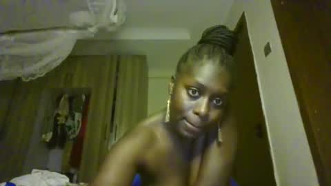 Snapshot of prettydulce chatting on 05-31-26, 02:13 prettydulce online show from 05-31-26, 02:13