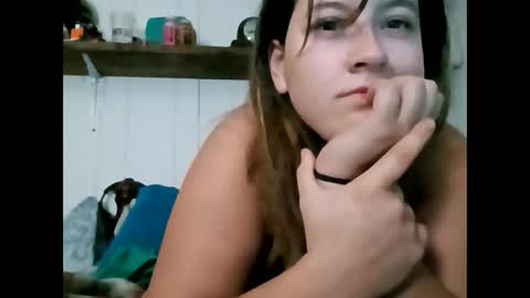 Snapshot of prettyestrella chatting on 09-25-25, 01:59 Pretty Estrella online show from 09-25-25, 01:59