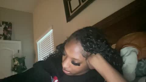 prettyfacefemale online show from 03-25-26, 10:38