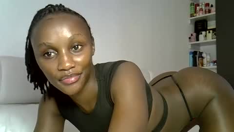 Snapshot of prettygee21 chatting on 04-27-26, 09:40 Pretty darkskin doll online show from 04-27-26, 09:40