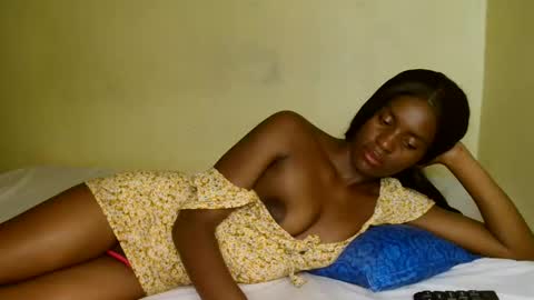 Snapshot of prettygoddess1 chatting on 06-05-26, 05:25 Mary online show from 06-05-26, 05:25