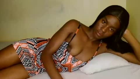 Snapshot of prettygoddess1 chatting on 06-11-26, 04:38 Mary online show from 06-11-26, 04:38