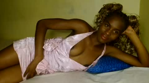 Snapshot of prettygoddess1 chatting on 06-14-26, 04:31 Mary online show from 06-14-26, 04:31
