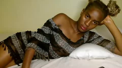 Snapshot of prettygoddess1 chatting on 06-28-26, 05:13 Mary online show from 06-28-26, 05:13