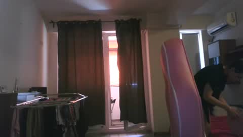 Snapshot of prettyjulliette chatting on 06-19-26, 12:20 prettyjulliette online show from 06-19-26, 12:20