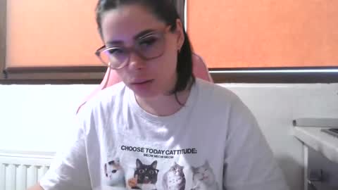 Snapshot of prettyjulliette chatting on 07-17-26, 02:34 prettyjulliette online show from 07-17-26, 02:34