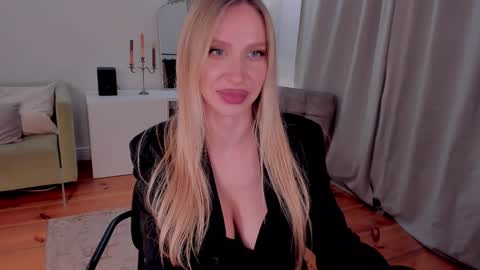 Eva online show from 01-17-25, 03:55