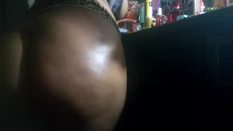 Snapshot of prettylips3 chatting on 03-05-25, 11:38 Mona Red online show from 03-05-25, 11:38