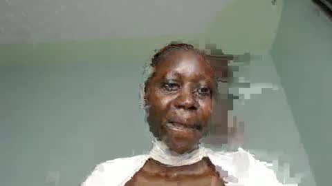 Snapshot of prettyliz1999 chatting on 12-20-24, 11:00 Lizzy online show from 12-20-24, 11:00