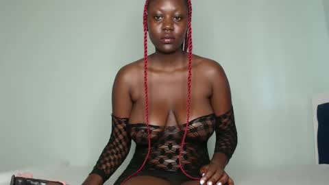 Snapshot of prettyliz1999 chatting on 01-06-25, 07:31 Lizzy online show from 01-06-25, 07:31