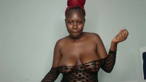 Snapshot of prettyliz1999 chatting on 01-08-25, 06:41 Lizzy online show from 01-08-25, 06:41