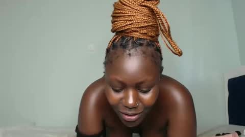 Snapshot of prettyliz1999 chatting on 01-21-25, 08:08 Lizzy online show from 01-21-25, 08:08
