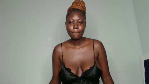 Snapshot of prettyliz1999 chatting on 01-29-25, 08:08 Lizzy online show from 01-29-25, 08:08