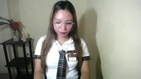 Snapshot of prettylovebarbieintownxx chatting on 02-08-26, 01:47 prettylovebarbieintownxx online show from 02-08-26, 01:47