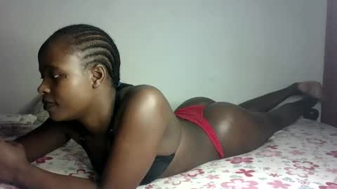 Snapshot of prettymelly_ chatting on 02-16-25, 05:59 Melly online show from 02-16-25, 05:59
