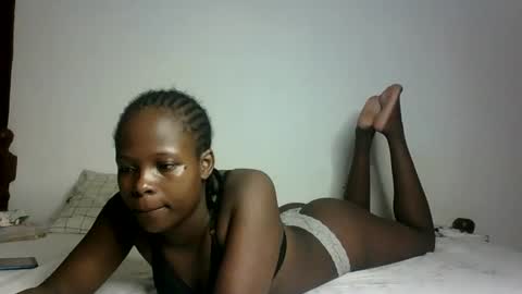 Snapshot of prettymelly_ chatting on 02-25-25, 02:36 Melly online show from 02-25-25, 02:36