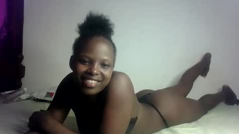 Snapshot of prettymelly_ chatting on 02-28-25, 01:14 Melly online show from 02-28-25, 01:14