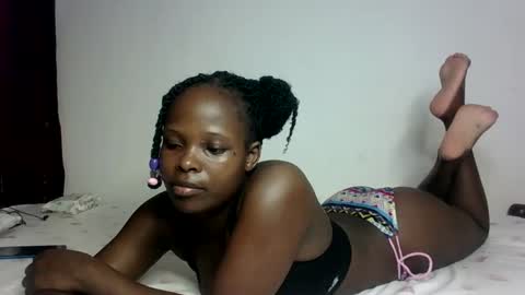 Snapshot of prettymelly_ chatting on 03-08-25, 02:08 Melly online show from 03-08-25, 02:08