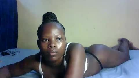 Snapshot of prettymelly_ chatting on 10-06-25, 06:22 Melly online show from 10-06-25, 06:22