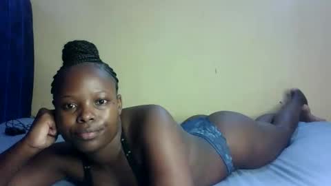 Snapshot of prettymelly_ chatting on 10-07-25, 12:24 Melly online show from 10-07-25, 12:24