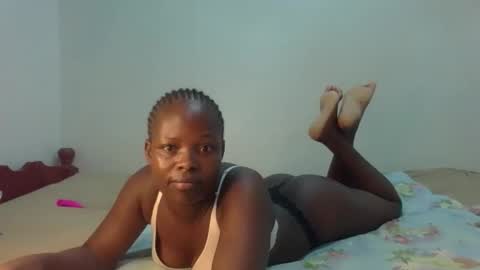 Snapshot of prettymelly_ chatting on 04-24-26, 12:35 Melly online show from 04-24-26, 12:35