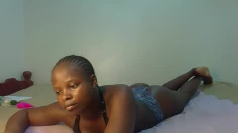 Snapshot of prettymelly_ chatting on 04-29-26, 06:58 Melly online show from 04-29-26, 06:58