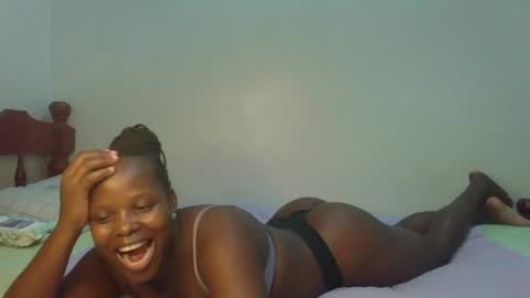 Snapshot of prettymelly_ chatting on 06-21-26, 06:10 Melly online show from 06-21-26, 06:10