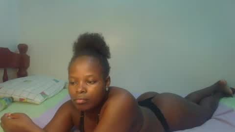 Snapshot of prettymelly_ chatting on 06-30-26, 12:22 Melly online show from 06-30-26, 12:22