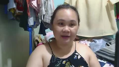 Snapshot of prettynhing chatting on 01-18-25, 01:52 Nhing online show from 01-18-25, 01:52