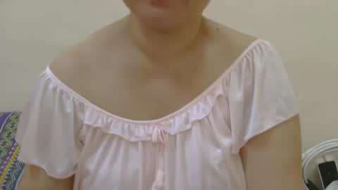 Snapshot of prettynhing chatting on 09-13-25, 03:39 Nhing online show from 09-13-25, 03:39