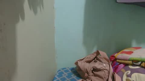 Snapshot of prettynhing chatting on 09-24-25, 12:19 Nhing online show from 09-24-25, 12:19