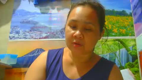 Snapshot of prettynhing chatting on 11-18-25, 01:37 Nhing online show from 11-18-25, 01:37