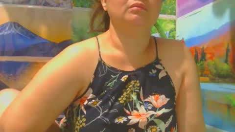 Snapshot of prettynhing chatting on 12-04-25, 01:42 Nhing online show from 12-04-25, 01:42