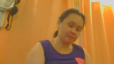 Snapshot of prettynhing chatting on 12-05-25, 04:14 Nhing online show from 12-05-25, 04:14