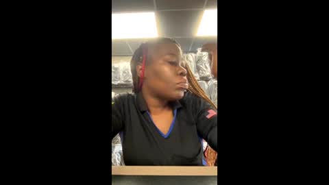 Snapshot of prettypinkpussy615 chatting on 02-19-26, 09:44 prettypinkpussy615 online show from 02-19-26, 09:44