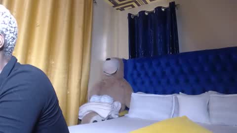 Snapshot of prettyquee chatting on 01-10-26, 11:12 sasha online show from 01-10-26, 11:12