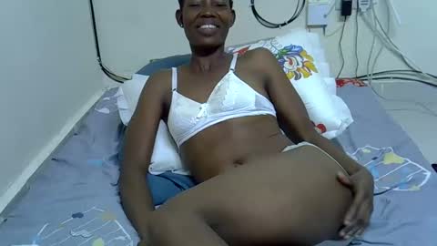 Pretty Queen online show from 11-17-25, 04:24