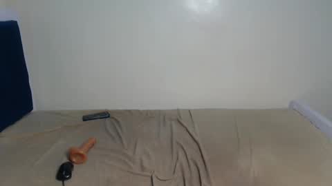 Rosalia online show from 04-18-26, 03:16