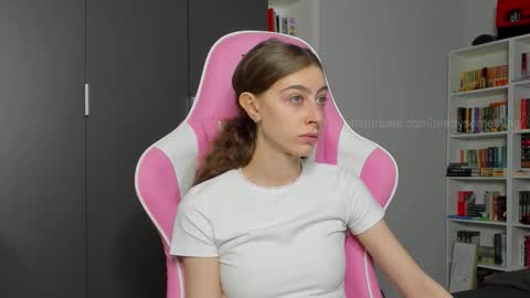 Sophie  next stream will be at Monday  i will wait you guys  online show from 10-02-25, 05:47
