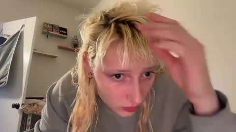 Dahlia online show from 01-27-25, 03:47