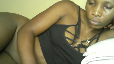 Snapshot of prettyvish chatting on 07-02-26, 12:44 prettyvish online show from 07-02-26, 12:44