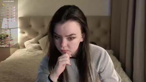 Snapshot of prettyyy_kitty chatting on 02-09-26, 02:04 Kitty online show from 02-09-26, 02:04