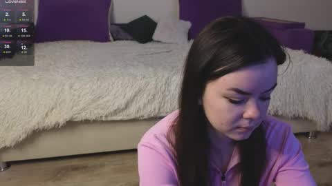 Snapshot of prettyyy_kitty chatting on 04-24-26, 02:25 Kitty online show from 04-24-26, 02:25