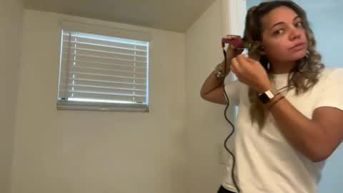 Snapshot of prettyyykittyyy22 chatting on 02-13-26, 05:31 prettyyykittyyy22 online show from 02-13-26, 05:31