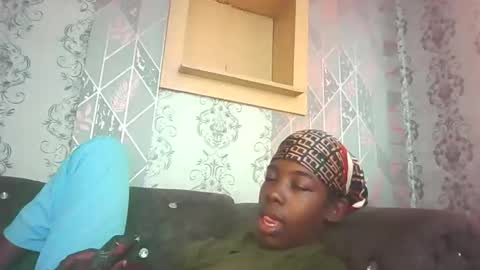 Snapshot of prettyzuzu chatting on 09-15-25, 05:07 prettyzuzu online show from 09-15-25, 05:07